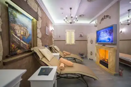 Carlsbad Plaza Medical Spa & Wellness - 13