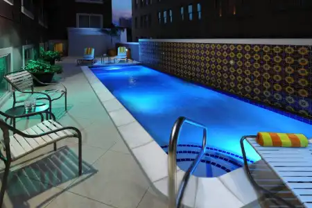 Courtyard Marriott Riverwalk - 14