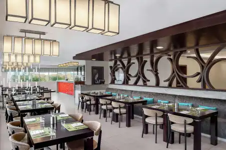 DoubleTree by Hilton - 17