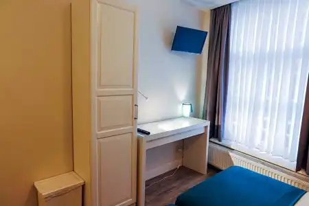 Corner House - 23