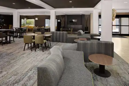 Courtyard by Marriott Houston Rice University - 21