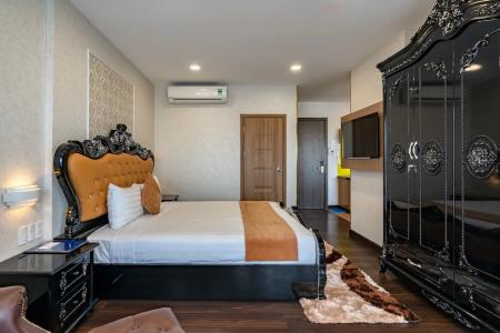 Emerald Central - 221