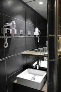 Hôtel Crocus Caen Mémorial - 48