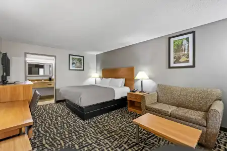 Quality Inn Bowling Green South - 4