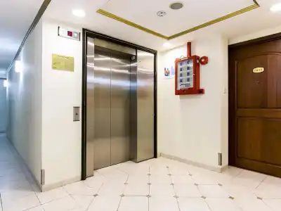 81 Chinatown - 9