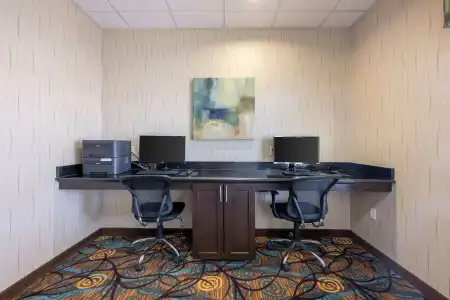 Best Western Plus Midland Suites - 30