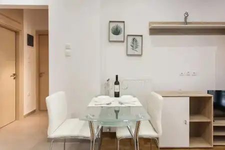 Nicholas Point Apartments and Rooms - 130