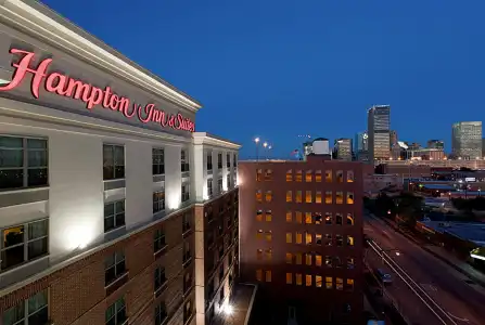 Hampton Inn & Suites Oklahoma City-Bricktown - 43