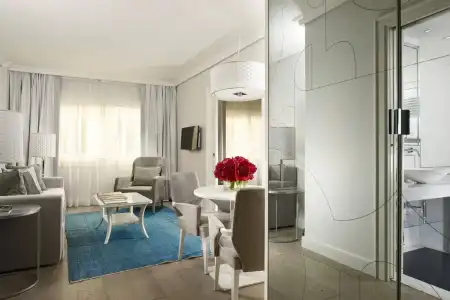 Ponte Vecchio Suites & Spa - 11