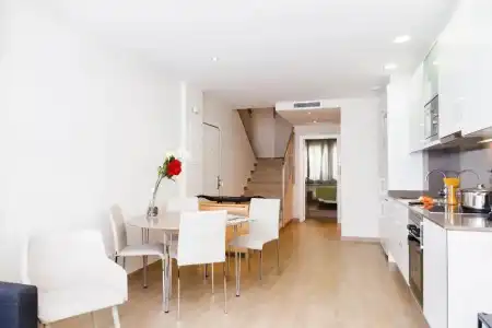 Feelathome Plaza Apartments - 25
