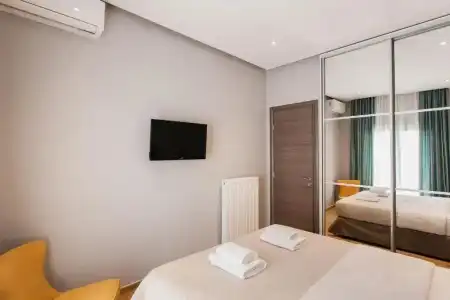 Nicholas Point Apartments and Rooms - 158