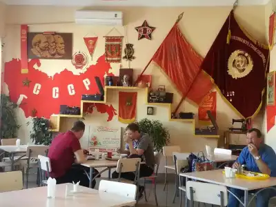 Lenin Guest House & Tours - 17