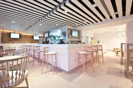 Ryans La Marina - 27