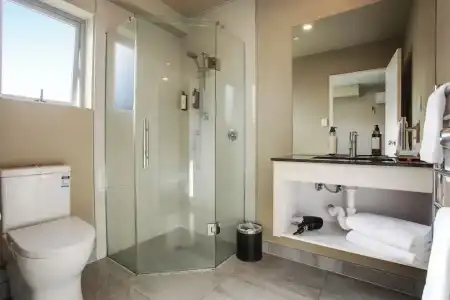 Ellerslie Palms Motel - 74