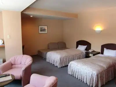 Hakuba Ougiya - 2
