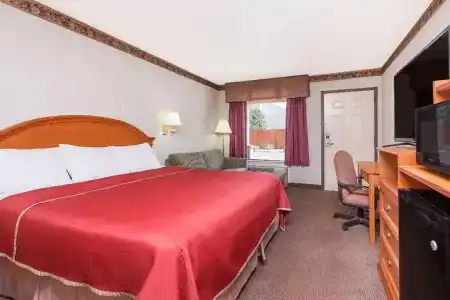 Travelodge By Wyndham Chattanooga Hamilton Place - 9