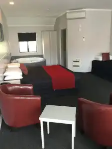 Aubyn Court Spa Motel - 157
