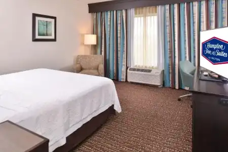 Hampton Inn & Suites Bend - 34