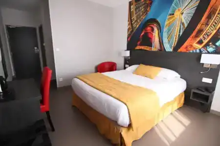 Logis Hôtel - La Chambre d'Amiens - 44