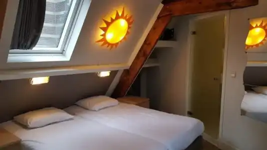 Corner House - 3