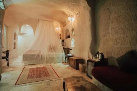 Hu of Cappadocia - 115
