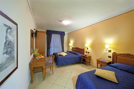 Ulisse Deluxe Hostel - 49
