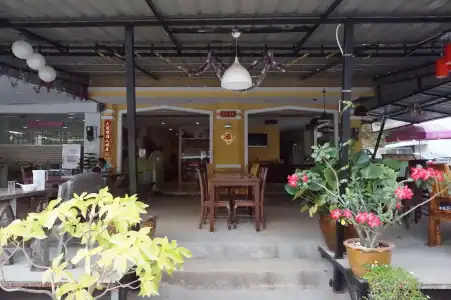 Number 1 Guesthouse & Restaurant - 16