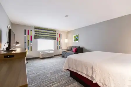 Hampton Inn Bismarck - 29