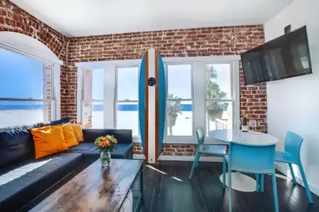 Venice Breeze Suites - 43