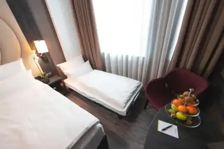 PLAZA Premium - 103