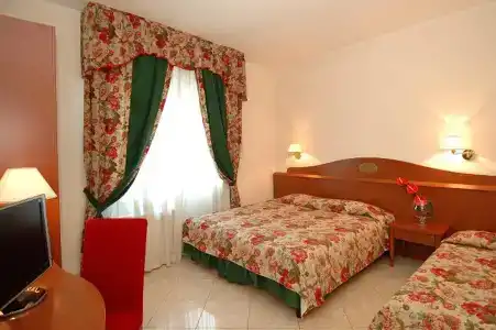 Ambasciata Venice - 2