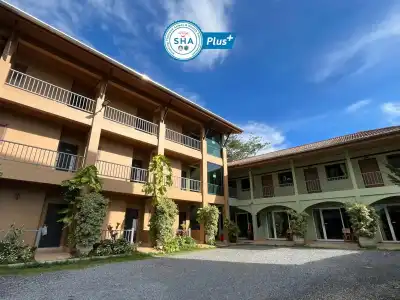 Srichada Khaolak - 19