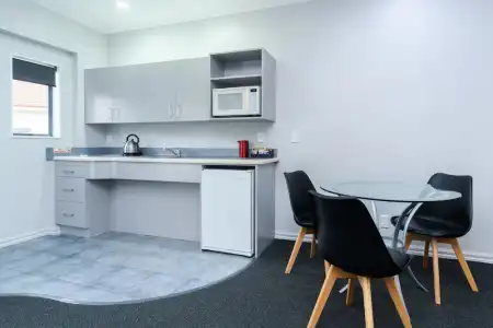 Aubyn Court Spa Motel - 68