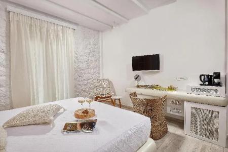 Petri Suites Santorini - 94