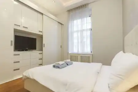 Central Park Residence Guest House - 101