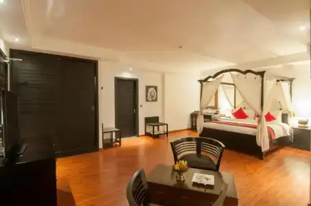 La Rose Suites - 109