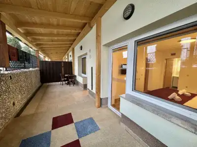 Center - 14