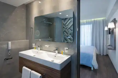 Bio Suites - 132