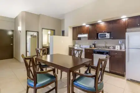 Best Western Naples Plaza - 42