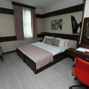 Wes Izmit - 45