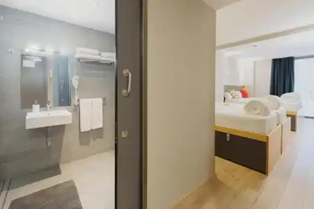 Yeah Barcelona Hostel - 51
