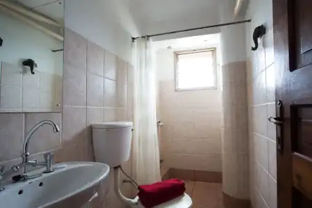 Q-Bar & Guest House - 6