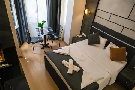 La Pazza Suites - 16