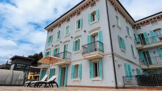 Gardone Palace - 33