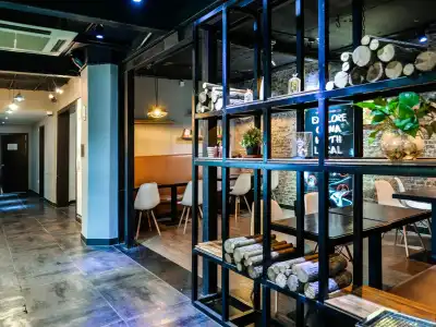 Fish Inn East Nanjing Road - 21