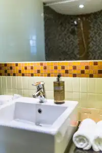 Bandara Silom Suites - 29