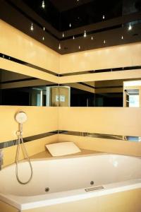 HELD - & SPA - 206