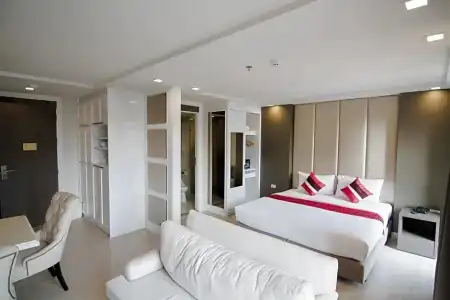 Hope Land Sukhumvit 8 - 38