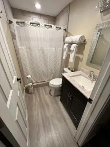 Lantern Light Inn - Romantic Getaway - 25