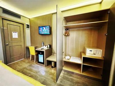 Seraglio & Suites - 63
